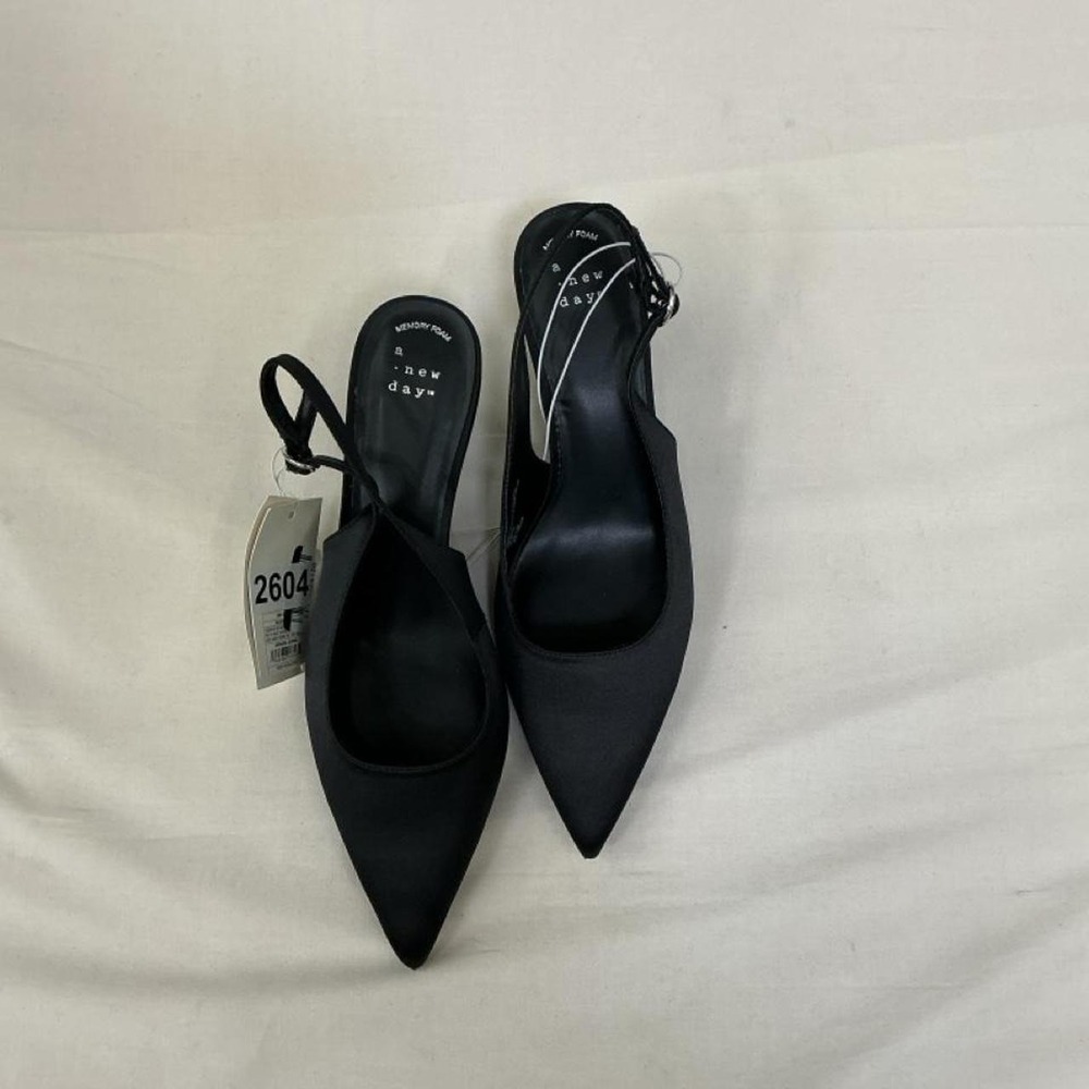 A New Day Women's Black Pointed-Toe Slingback Flats – Size 8.5